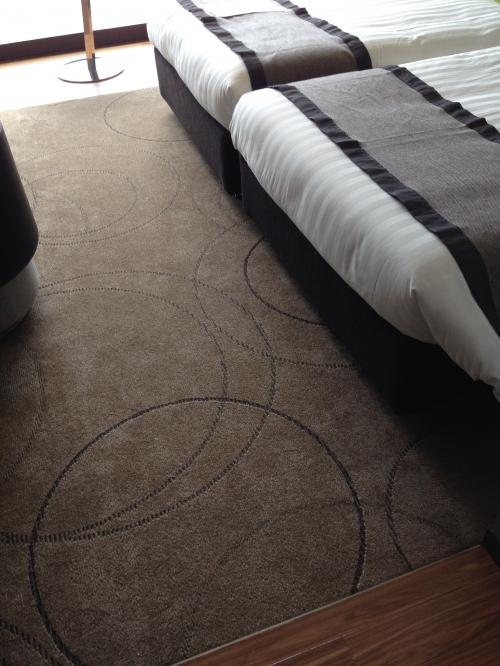 客室のカーペット