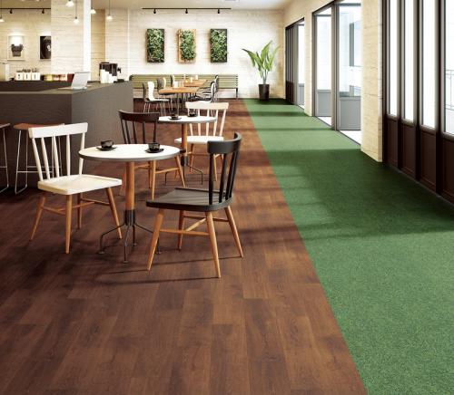 カーペットと硬質系床材の両方の良さを持ち メンテナンス性に優れた床材「フロテックスシート」