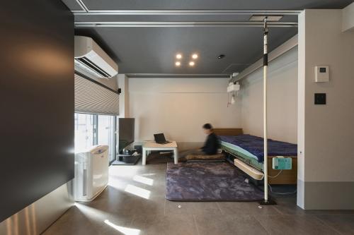 電動座椅子にサイズを合わせる掘り下げ床