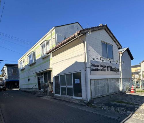 築50年ほどの建物をリノベーションした佐藤商店
