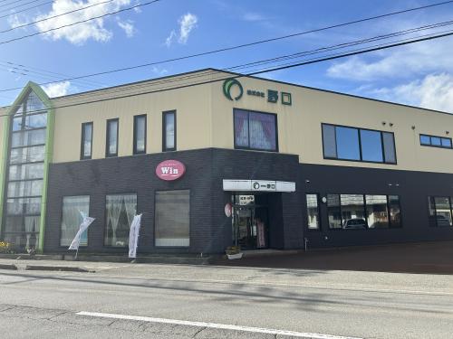 「カーテンギャラリーWin」外観