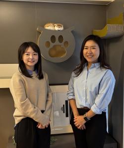 藤田未来さん（右）と黒田理紗さん