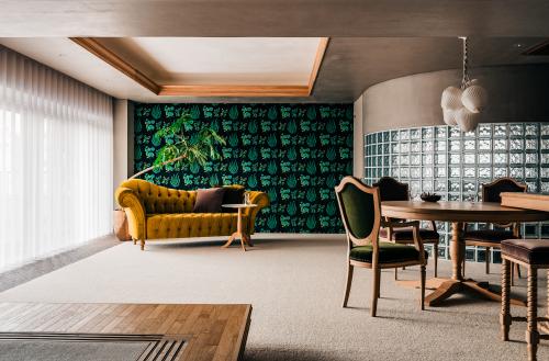 マルニ木工「Tradition Project」と協業した「代々木の杜ハイツ」。<br>リバティのファブリ ックが特徴の一つ