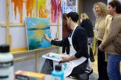 「クリエイティブワールド」