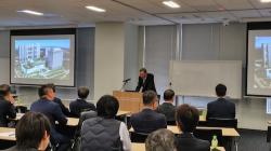 講師の小澤哲仁氏