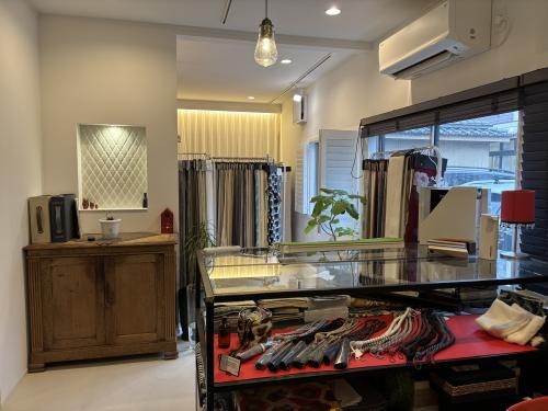 認知度アップに合わせて、 サンプルを常備したショップスタイルに転換