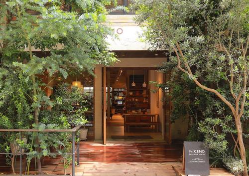 京都店の店頭