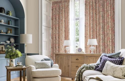 LAURA ASHLEY